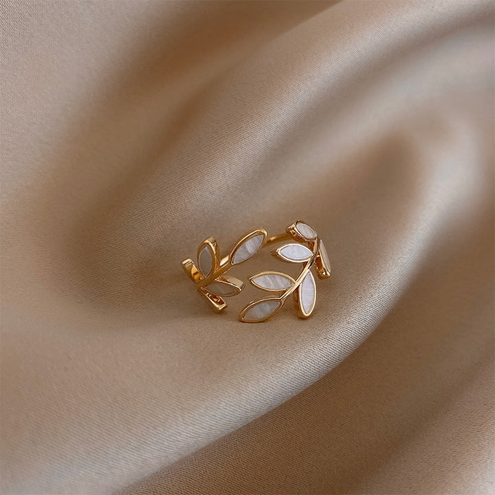 Millie™ - Elegants gredzens ar lapām